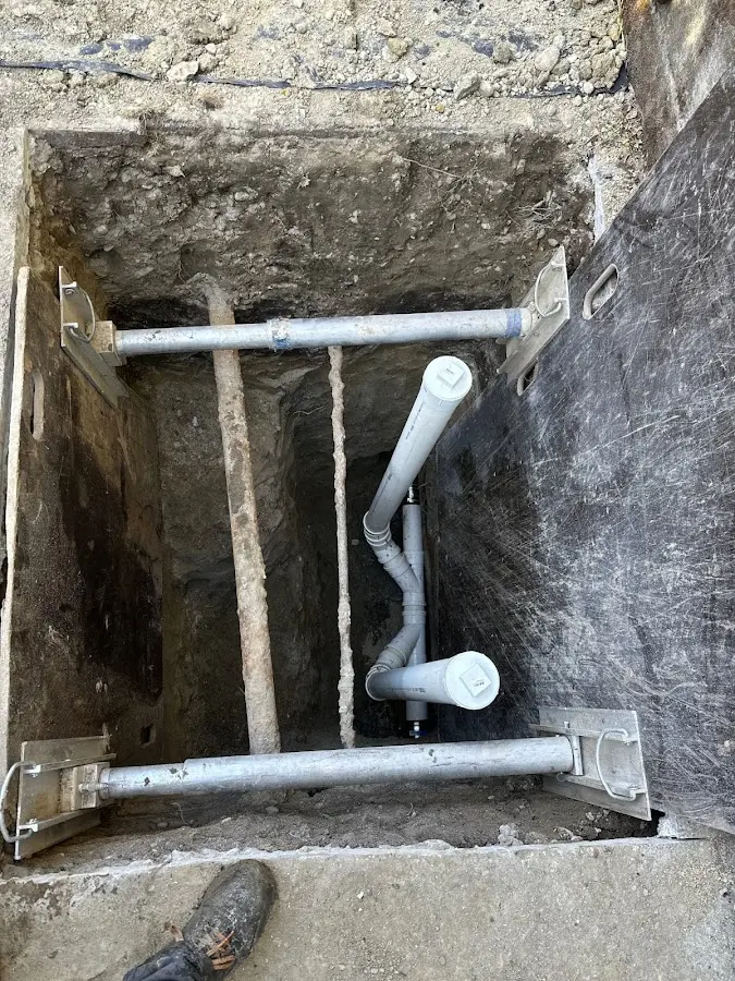 Experienced plumber completing Drain Cleaning work in Nelsonville